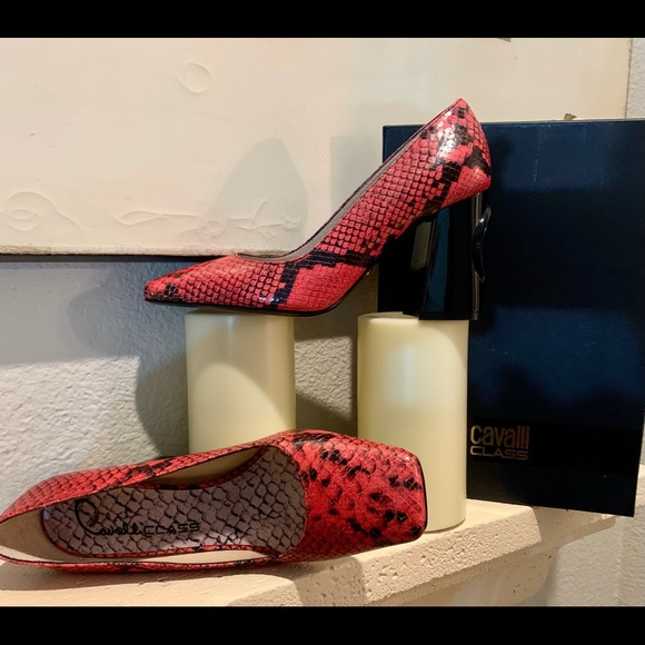 Roberto Cavalli size 7 red snake skin. - Picture 12 of 12